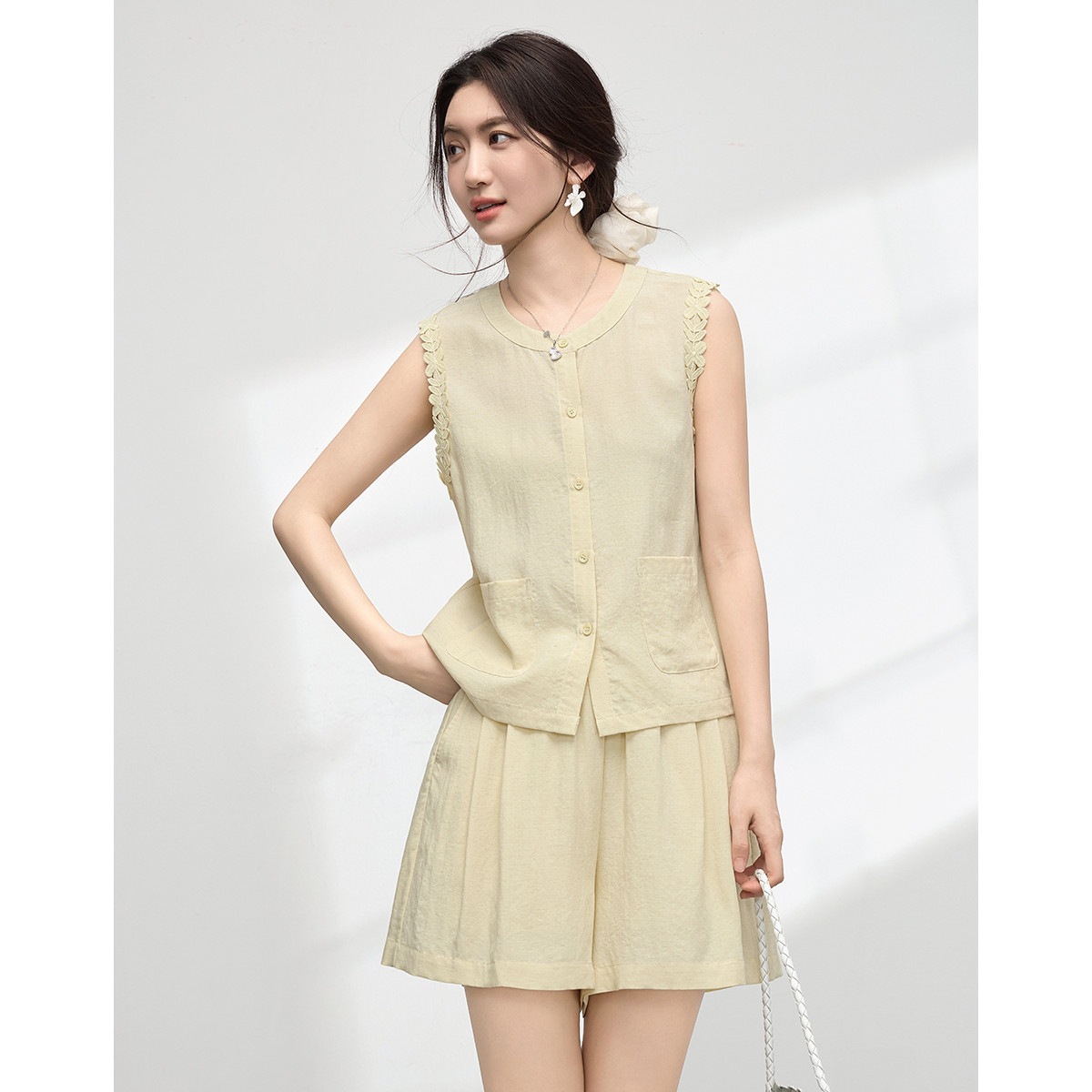بدلة نسائية صفراء بدون أكمام م - مراجعة Elastic Lace Trim وسعره